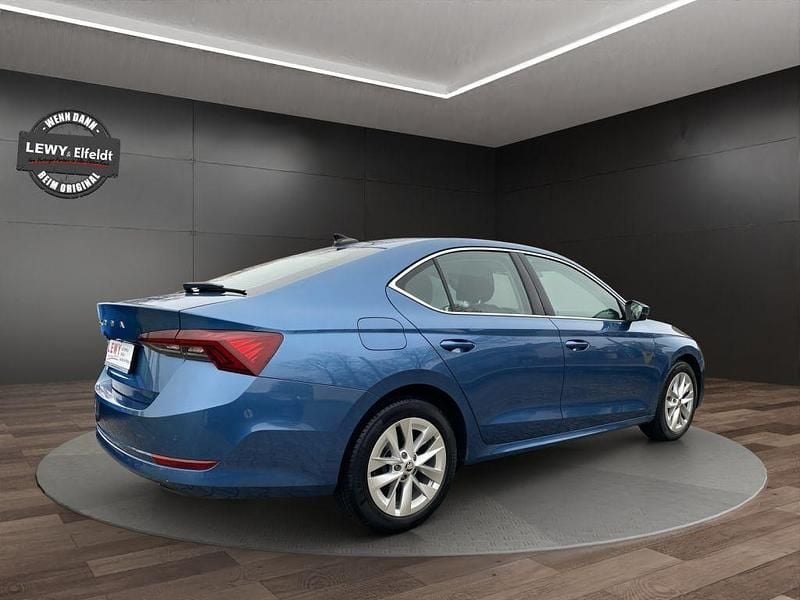 Gebraucht Skoda Octavia First Edition 150 PS (110 kW) 2020 Blau Limousine