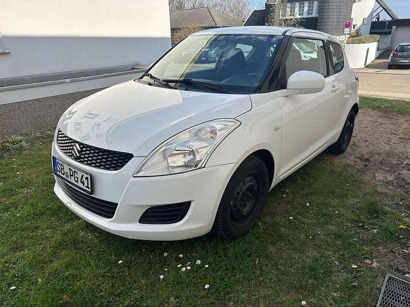 Gebraucht Suzuki Swift 94 PS (69 kW) 2013 Weiß Kleinwagen