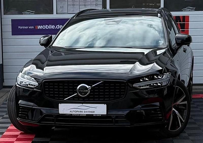 Schwarz Gebraucht 2022 Volvo V90 Ultimate Kombi | 37.999 € (Guter Preis) - Bild 1/4