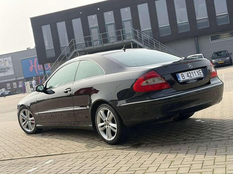 Gebraucht Mercedes CLK320 Avantgarde 224 PS (164 kW) 2009 Schwarz Coupé