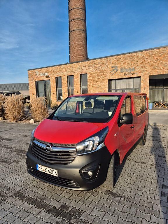 Gebraucht Opel Vivaro 90 PS (66 kW) 2015 Rot Van / Kleinbus