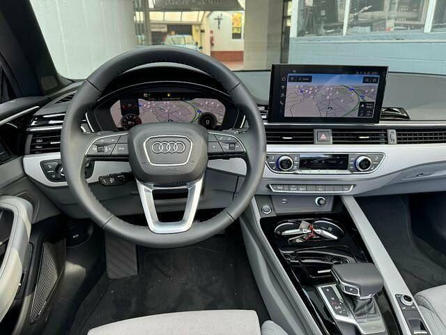 Gebraucht Audi A5 Cabriolet Advanced Plus 204 PS (150 kW) 2024 Navarrablau metallic Cabrio