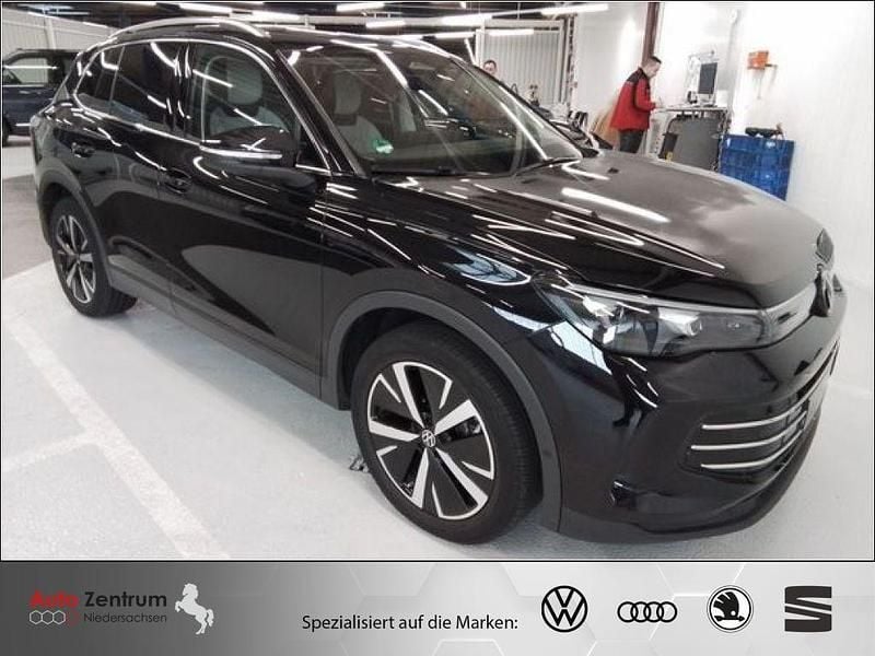 Schwarz Gebraucht 2024 VW Tiguan Elegance SUV | 43.470 € (Teuer) - Bild 1/4