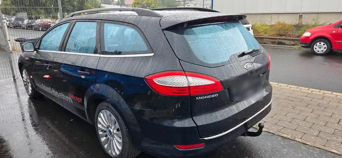 Gebraucht Ford Mondeo 163 PS (119 kW) 2010 Schwarz Kombi