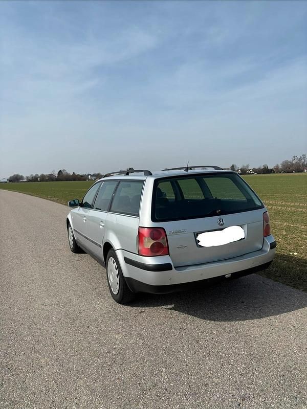 Gebraucht VW Passat 102 PS (75 kW) 2001 Silber Kombi