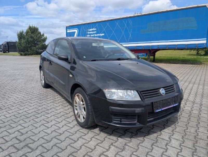 Schwarz Gebraucht 2004 Fiat Stilo Kleinwagen | 999 € (Guter Preis) - Bild 1/4