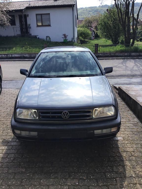 Second-hand VW Vento 90 CP (66 kW) 1995 Gri Berlinǎ