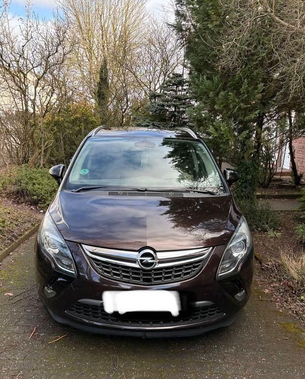 Gebraucht Opel Zafira Tourer Edition 131 PS (96 kW) 2012 Braun Van / Kleinbus