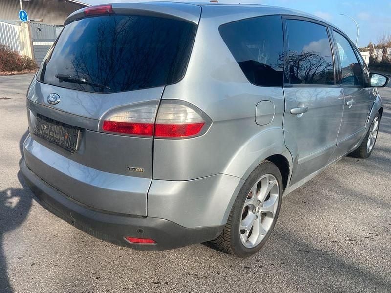 Gebraucht Ford Galaxy Titanium 140 PS (102 kW) 2007 Silber Van / Kleinbus