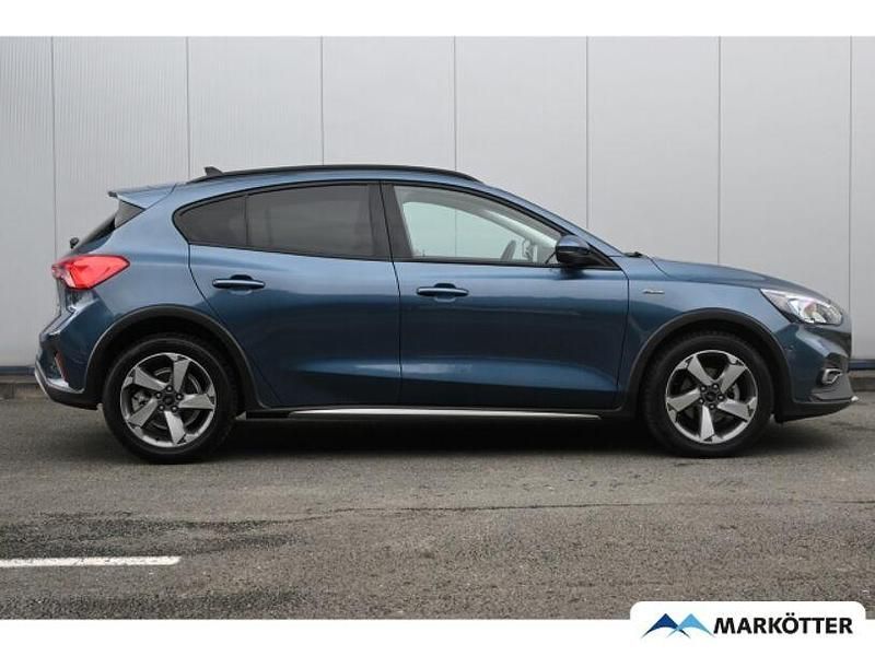 Gebraucht Ford Focus Active 125 PS (91 kW) 2022 Blau Kombi