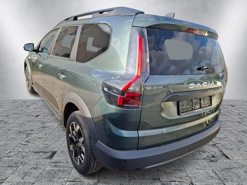 Gebraucht Dacia Jogger Journey 110 PS (80 kW) 2026 Grün Van / Kleinbus