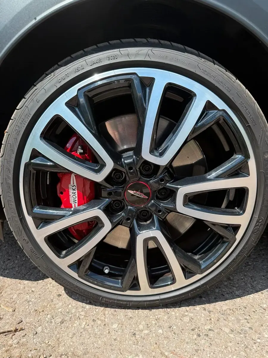 Gebraucht Mini John Cooper Works 231 PS (169 kW) 2023 Grün Kleinwagen