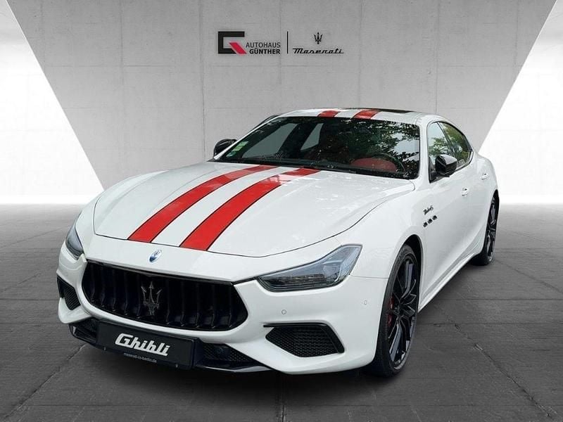 Weiss Gebraucht 2022 Maserati Ghibli Coupé | 79.900 € (Fairer Preis) - Bild 1/4