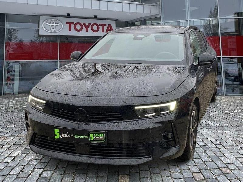 Gebraucht Opel Astra 131 PS (96 kW) 2025 Lackierung schwarz perla nera/ Kombi