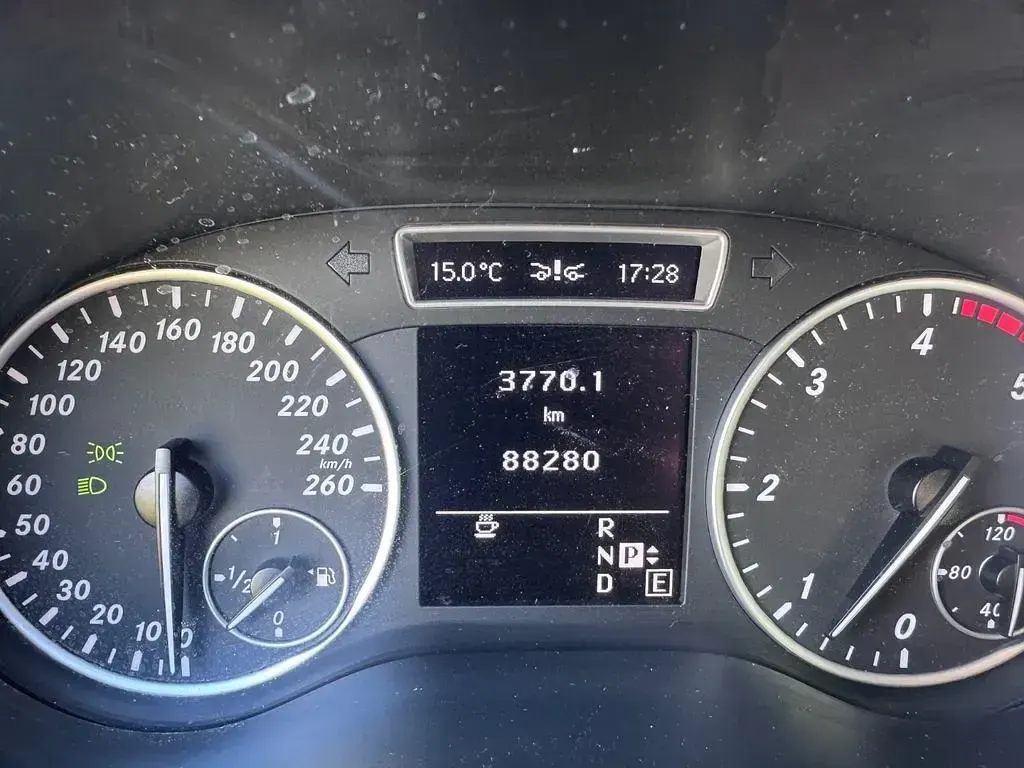 Gebraucht Mercedes B200 136 PS (100 kW) 2012 Grau Van / Kleinbus