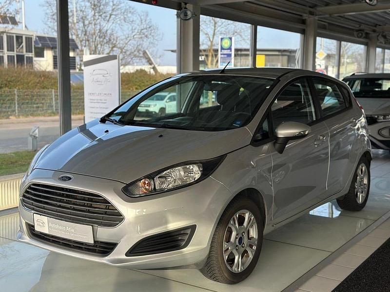 Gebraucht Ford Fiesta Trend 80 PS (58 kW) 2014 Silber Kleinwagen