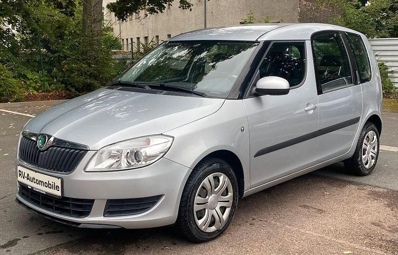 Silber Gebraucht 2011 Skoda Roomster Style Kombi | 4.700 € (Guter Preis) - Bild 1/4