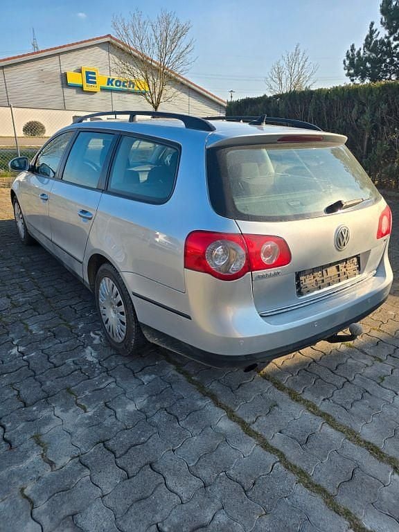 Second-hand VW Passat 122 CP (89 kW) 2010 Argintiu Break