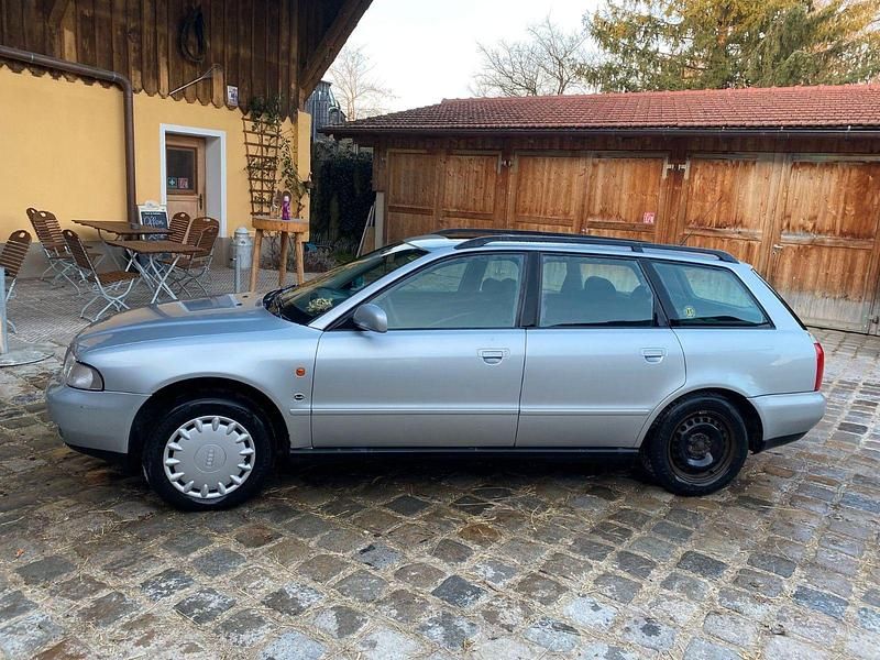 Gebraucht Audi A4 125 PS (91 kW) 1996 Silber Kombi