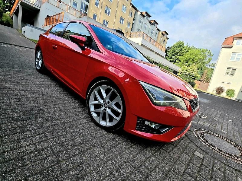 Rot Gebraucht 2013 Seat Leon FR Limousine | 9.290 € (Guter Preis) - Bild 1/4