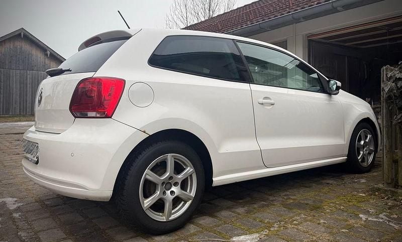Gebraucht VW Polo Comfortline 69 PS (50 kW) 2010 Weiß Kleinwagen