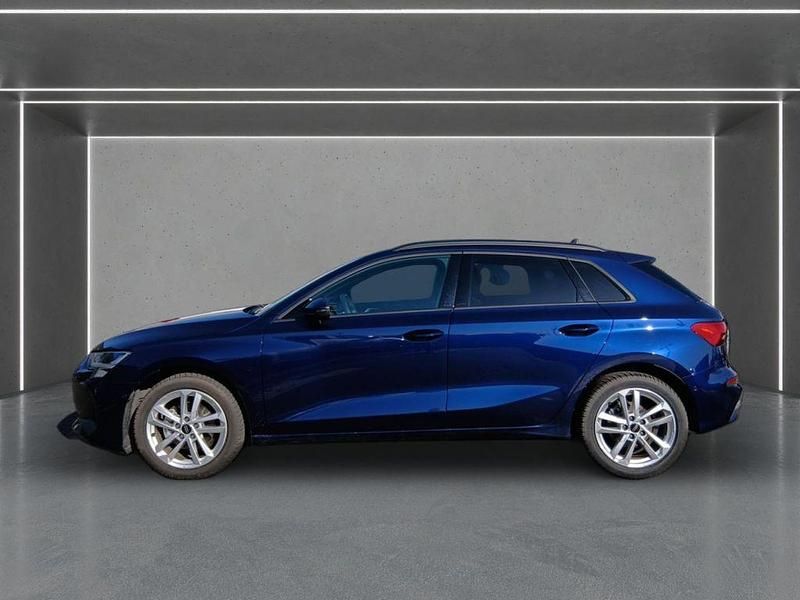 Gebraucht Audi A3 Ambiente 116 PS (85 kW) 2025 Blau Limousine