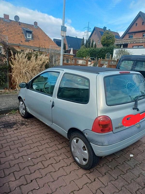 Gebraucht Renault Twingo Authentique 58 PS (42 kW) 2002 Silber Kleinwagen