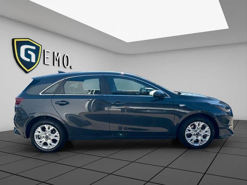 Gebraucht Kia Ceed Vision 120 PS (88 kW) 2022 Grau Kleinwagen