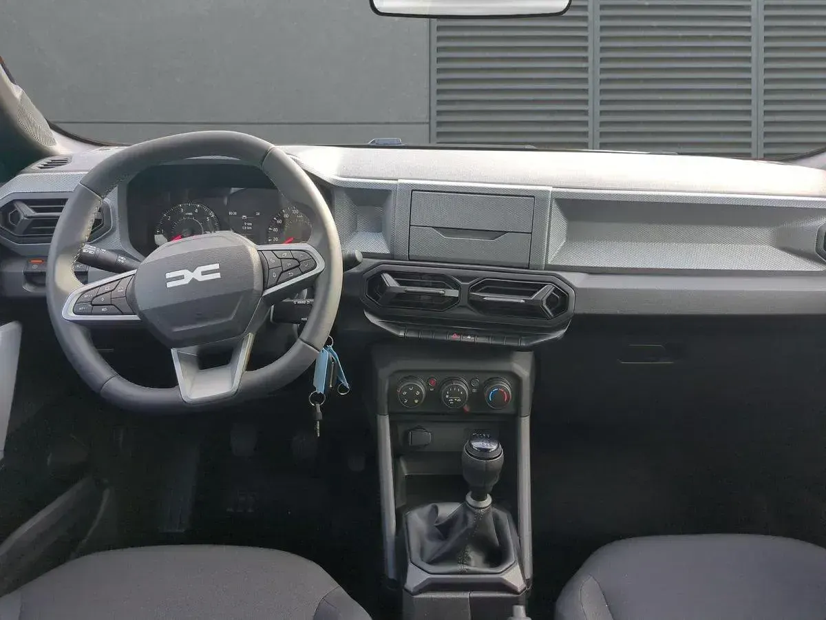 Neu Dacia Duster Essentiel 101 PS (74 kW) 2025 Arktisweiß SUV