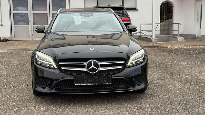 Gebraucht Mercedes C200 160 PS (117 kW) 2020 Obsidianschwarz  metalliclack Kombi