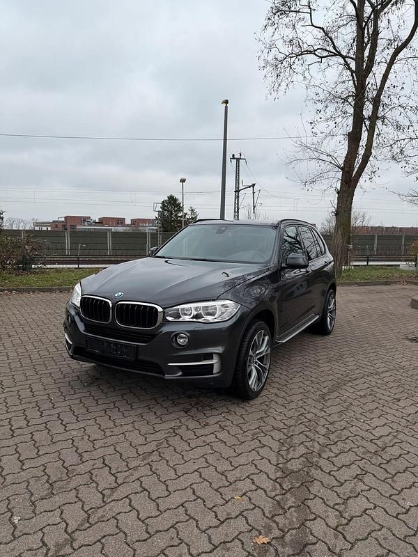 Grau Gebraucht 2015 BMW X5 Shadowline SUV | 22.900 € (Superpreis) - Bild 1/4