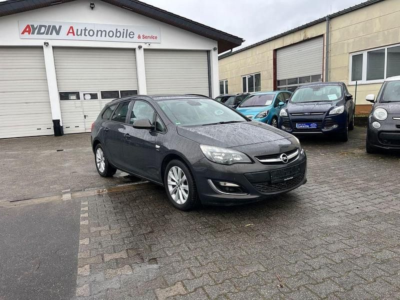 Gebraucht Opel Astra Active 140 PS (102 kW) 2013 Grau Kombi