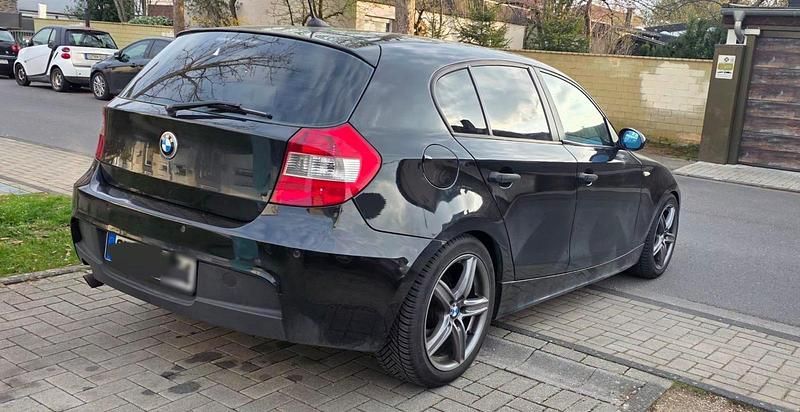 Gebraucht BMW 118 122 PS (89 kW) 2005 Schwarz Kleinwagen