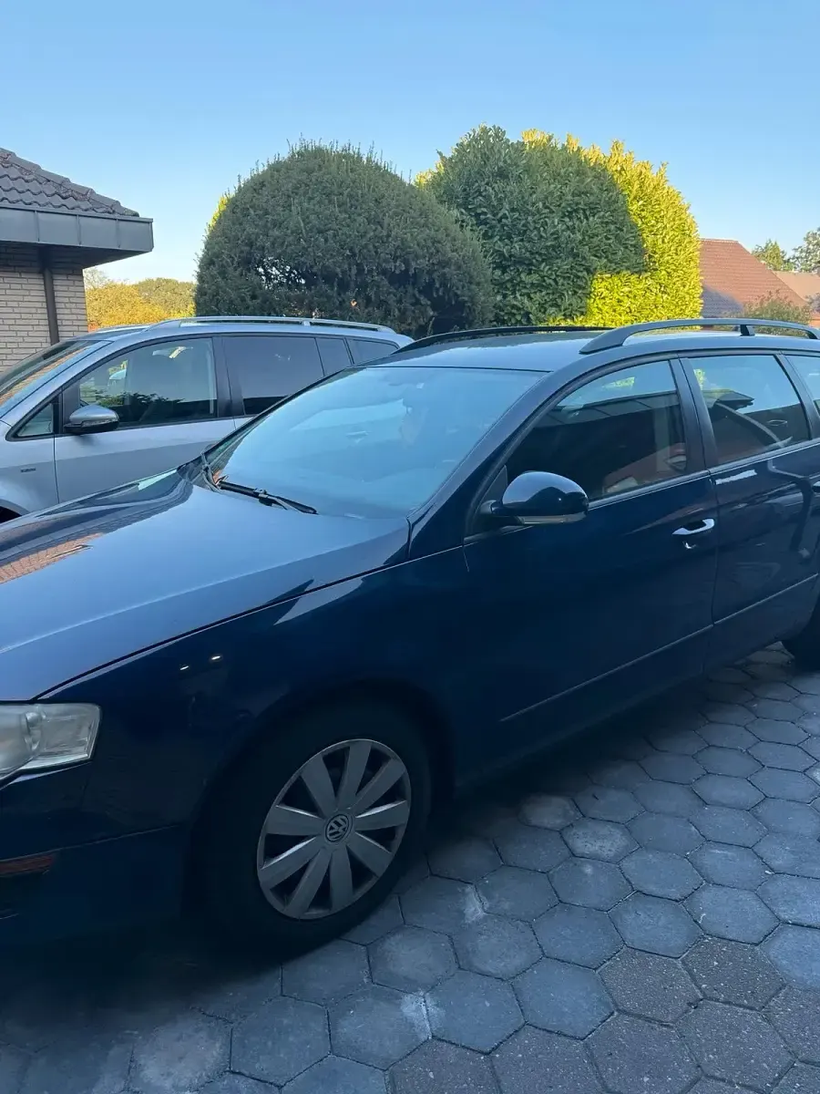 Gebraucht VW Passat 140 PS (102 kW) 2007 Blau Kombi