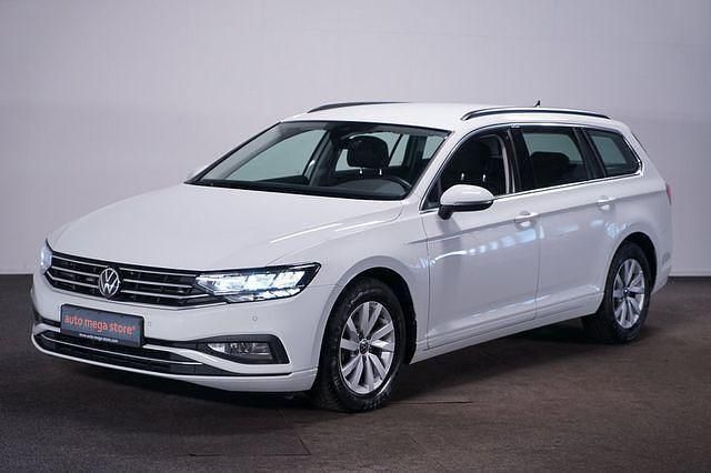 Weiß Gebraucht 2021 VW Passat Business Kombi | 20.995 € (Guter Preis) - Bild 1/4