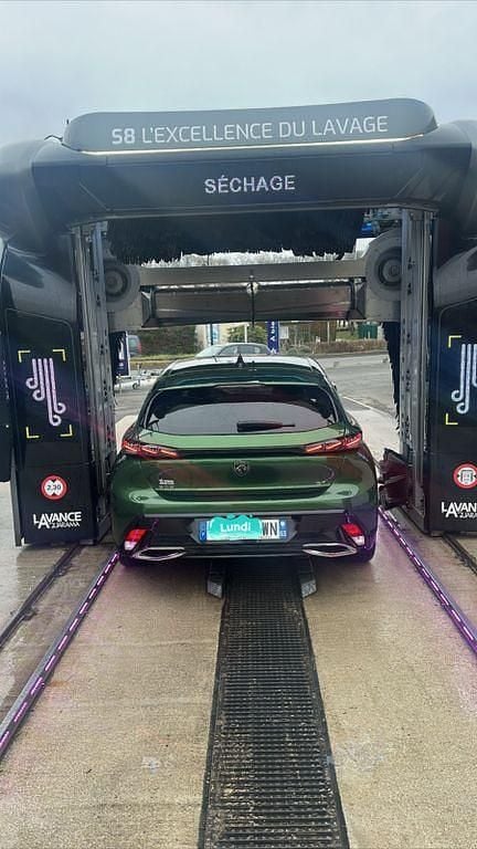 Gebraucht Peugeot 308 GT 131 PS (96 kW) 2023 Grün Limousine