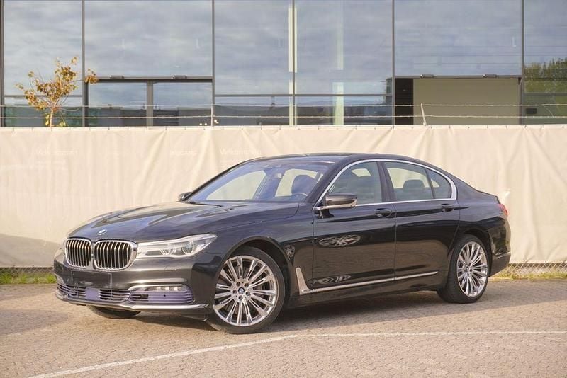 Gebraucht BMW 750 449 PS (330 kW) 2016 Schwarz Limousine