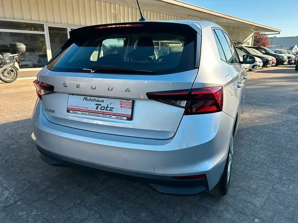 Second-hand Skoda Fabia Active 65 CP (47 kW) 2023 Argintiu Hatchback