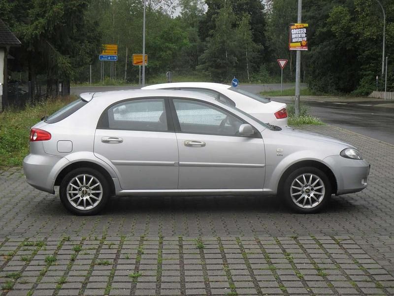 Gebraucht Chevrolet Lacetti CDX 121 PS (88 kW) 2005 Silber Limousine