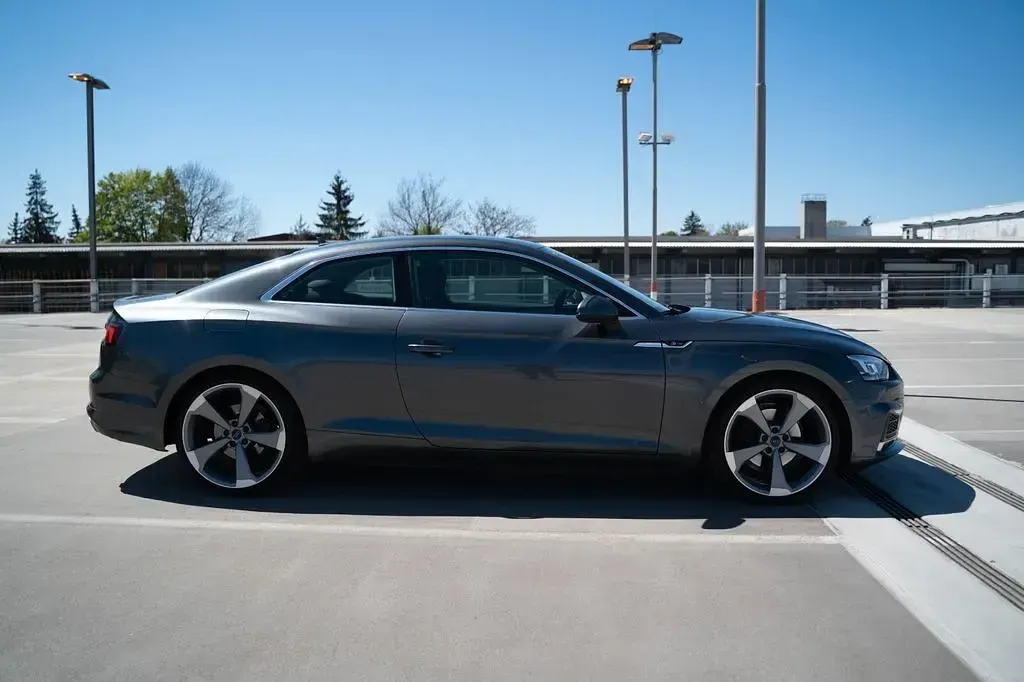 Gebraucht Audi A5 S-Line 190 PS (139 kW) 2019 Grau Coupé