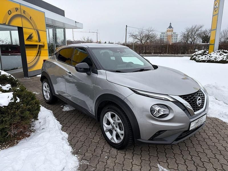 Silber Gebraucht 2020 Nissan Juke N-Connecta SUV | 14.690 € (Guter Preis) - Bild 1/4
