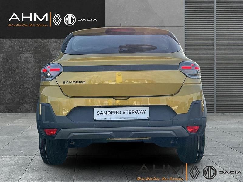 Neu Dacia Sandero Expression 110 PS (80 kW) 2026 Gelb Limousine