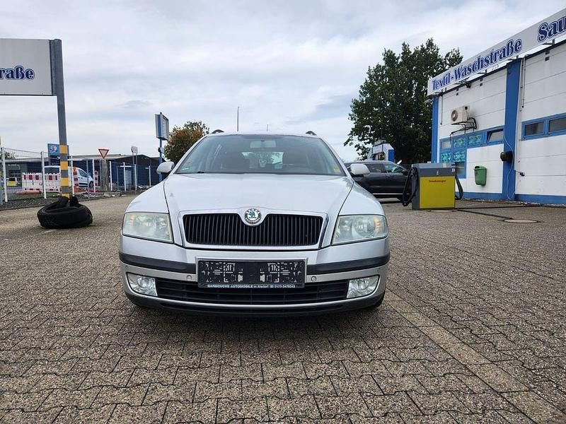 Silber Gebraucht 2006 Skoda Octavia Ambiente Kombi | 1.999 € (Fairer Preis) - Bild 1/4