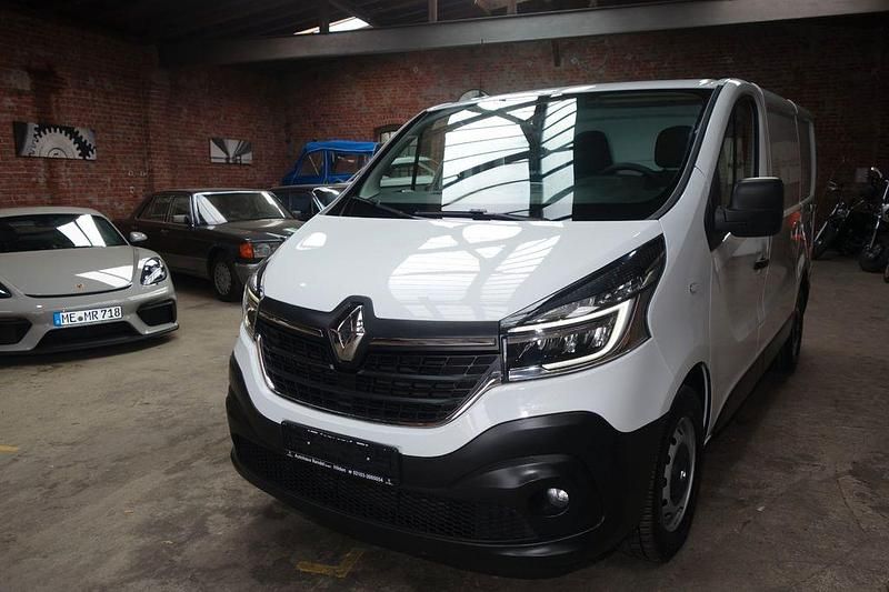 Weiß Gebraucht 2021 Renault Trafic Van | 17.980 € (Guter Preis) - Bild 1/4