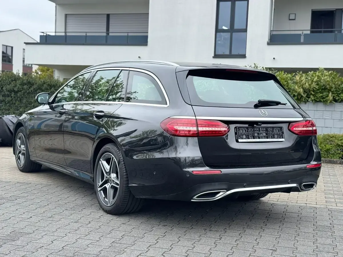 Gebraucht Mercedes E300 AMG 306 PS (225 kW) 2020 Graphitgrau Kombi