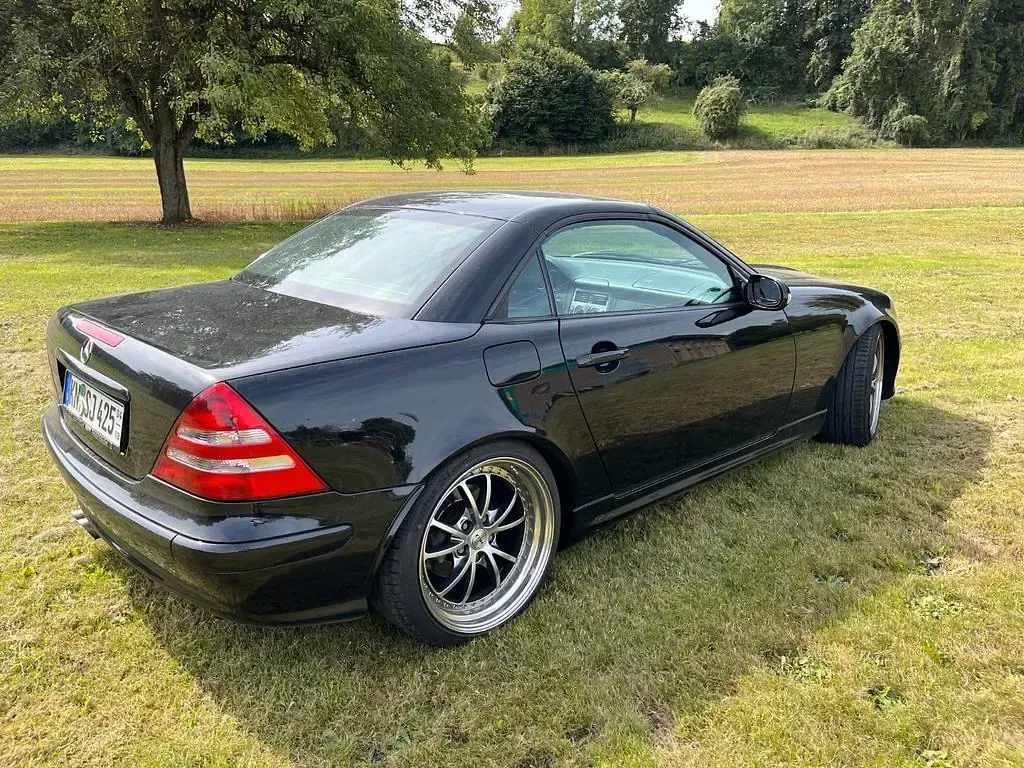 Gebraucht Mercedes SLK230 197 PS (144 kW) 2003 Schwarz Cabrio