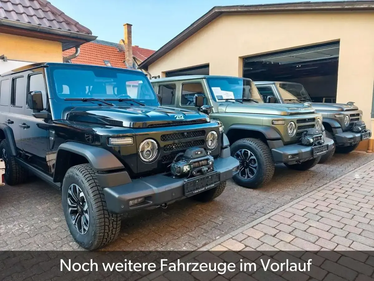 Gebraucht BAW 212 166 PS (122 kW) 2026 Grau SUV