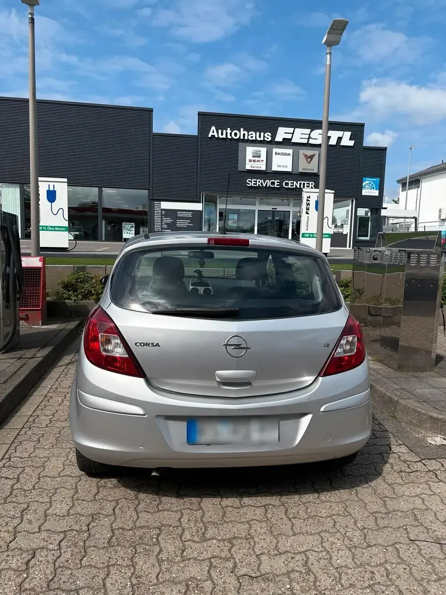 Gebraucht Opel Corsa 80 PS (58 kW) 2007 Silber Kleinwagen