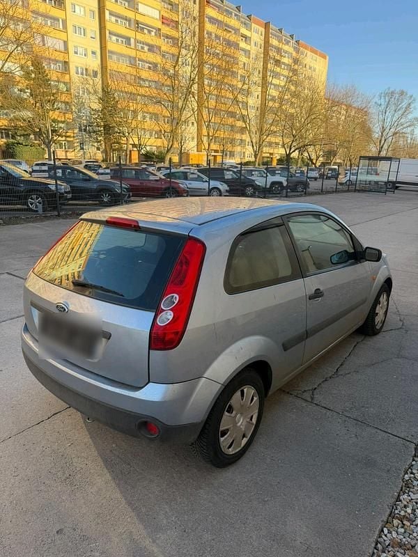 Gebraucht Ford Fiesta 60 PS (44 kW) 2006 Silber Kleinwagen