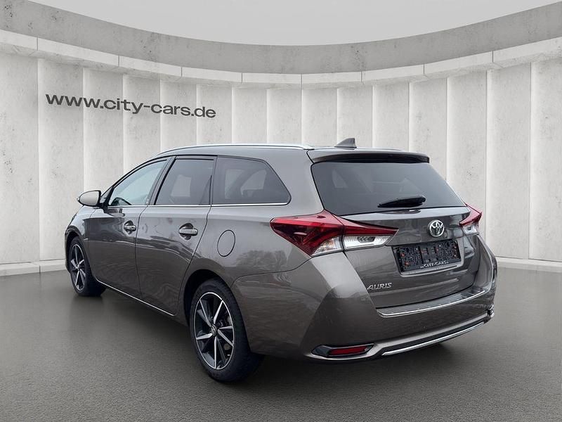 Gebraucht Toyota Auris Touring Sports Team 116 PS (85 kW) 2018 Grau Kombi
